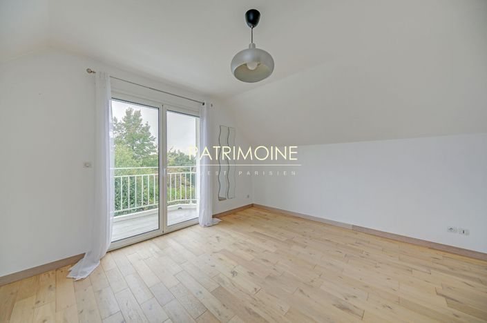 Image No.12-5 Bed House for sale