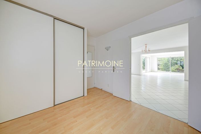 Image No.14-5 Bed House for sale