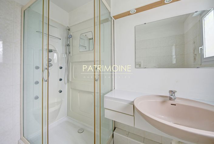 Image No.16-5 Bed House for sale