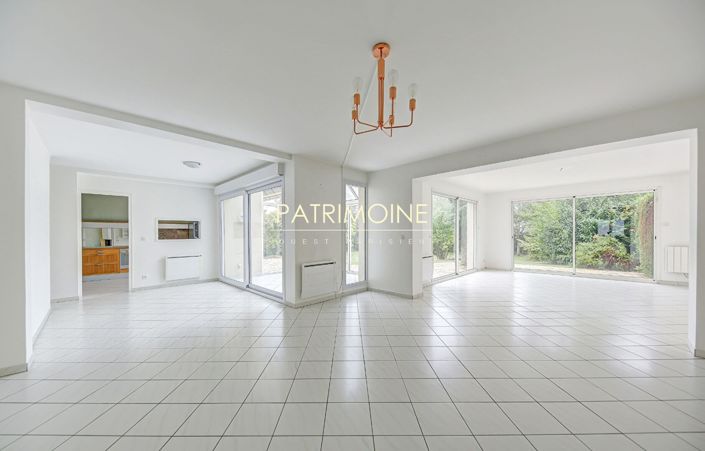 Image No.5-5 Bed House for sale