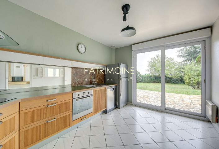 Image No.7-5 Bed House for sale