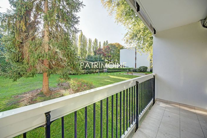 Image No.2-Appartement de 2 chambres à vendre à L'Étang-la-Ville