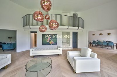 1 - Saint-Germain-en-Laye, Property