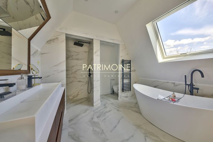 Image No.5-6 Bed Property for sale