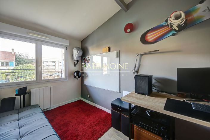 Image No.14-5 Bed Property for sale