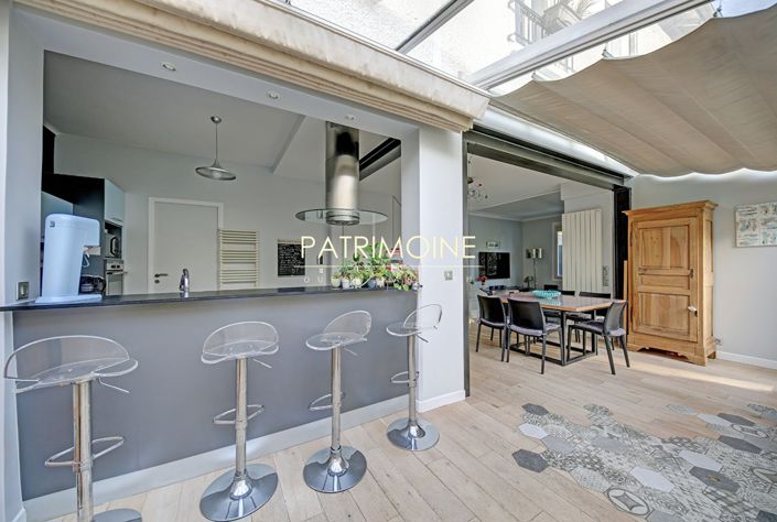 Image No.5-5 Bed Property for sale