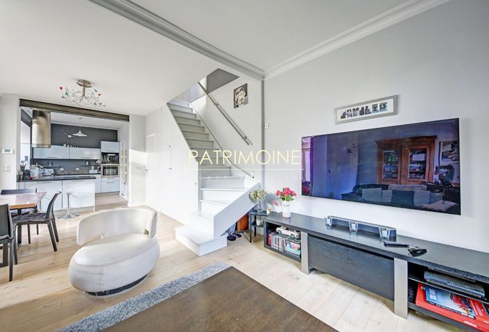 Image No.7-5 Bed Property for sale