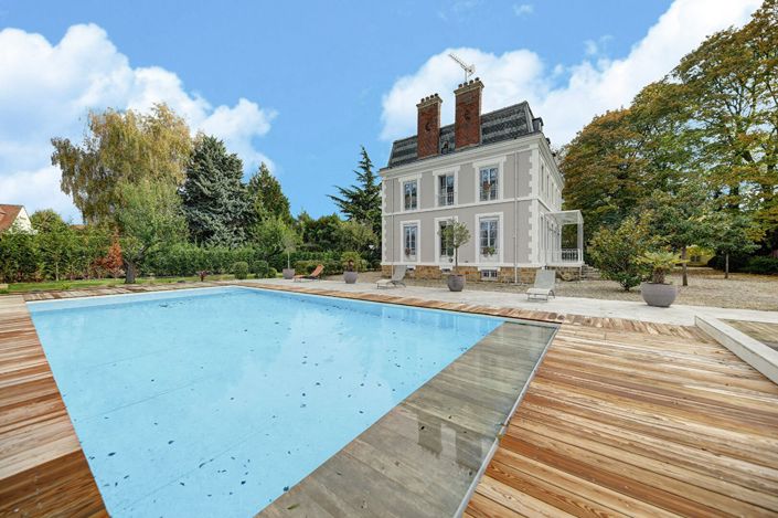 Image No.2-9 Bed Property for sale