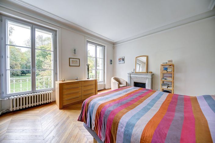 Image No.8-9 Bed Property for sale