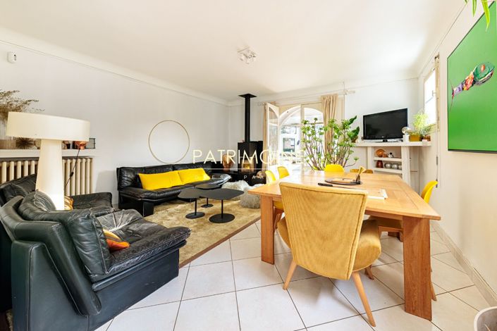 Image No.6-4 Bed House for sale