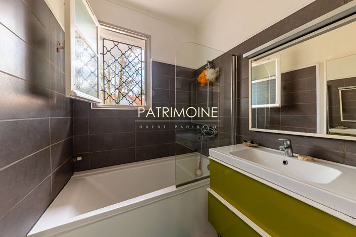 Image No.9-4 Bed House for sale