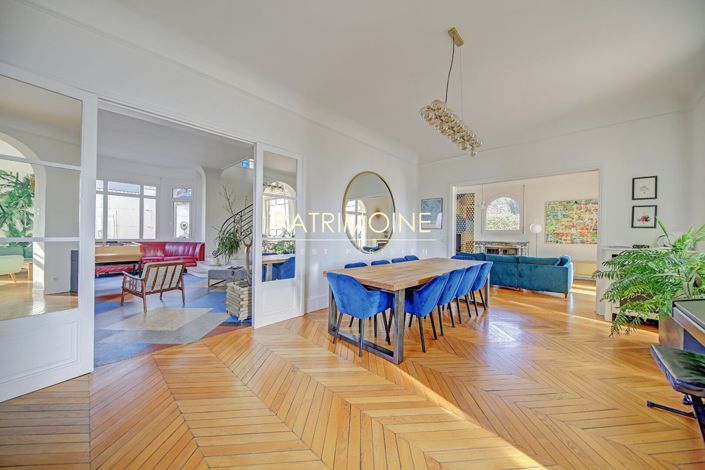 Image No.3-8 Bed Property for sale