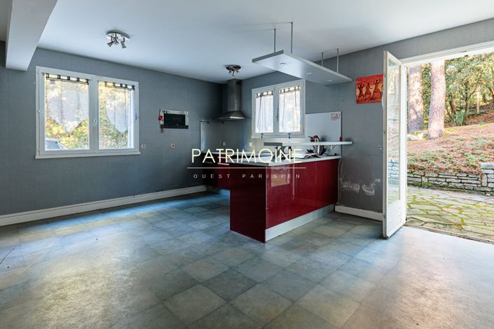 Image No.12-4 Bed House for sale