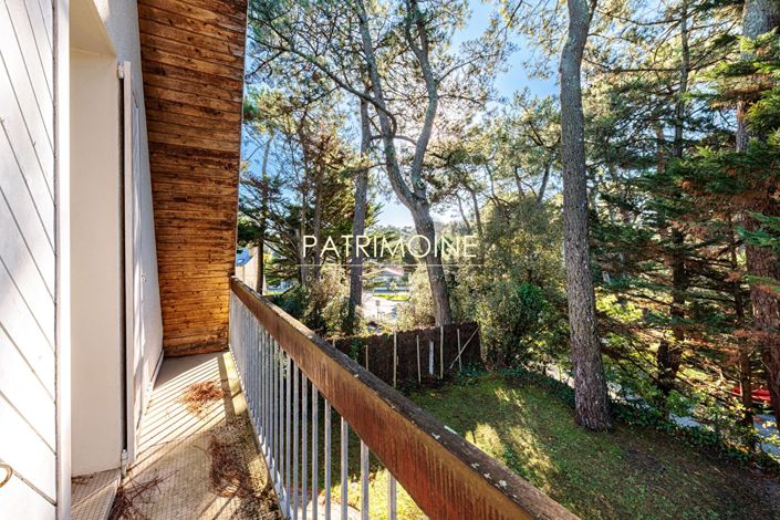 Image No.7-4 Bed House for sale