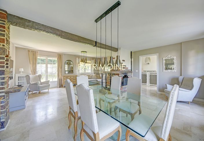 Image No.2-4 Bed House for sale