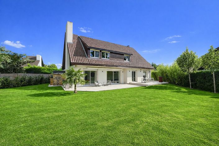 Image No.2-6 Bed Property for sale