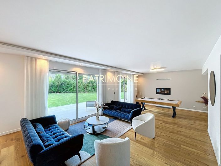 Image No.3-6 Bed Property for sale