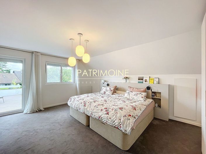 Image No.9-6 Bed Property for sale