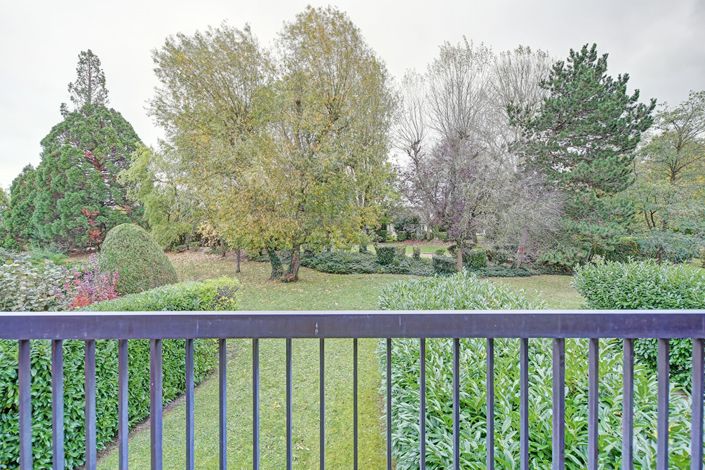 Image No.7-5 Bed House for sale