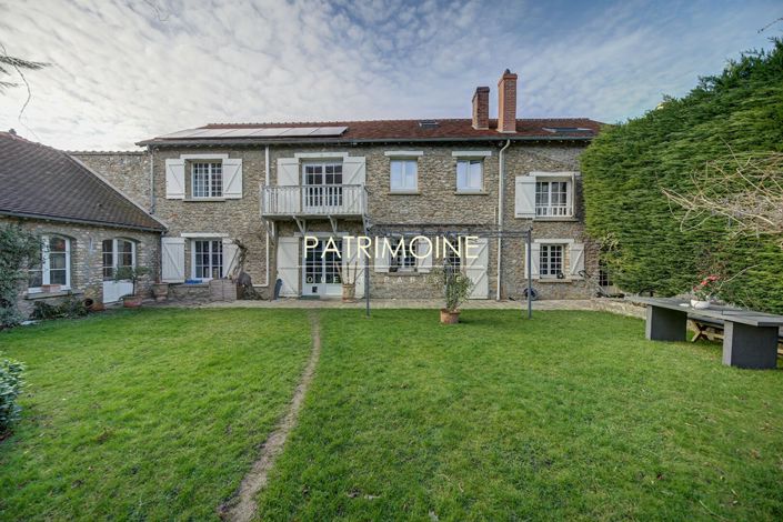 Image No.16-5 Bed Property for sale