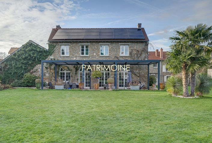 Image No.2-5 Bed Property for sale