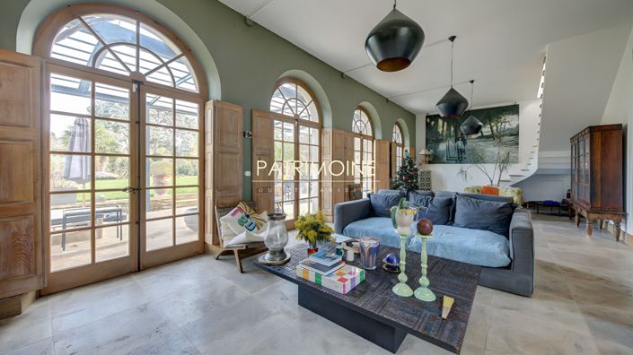 Image No.3-5 Bed Property for sale