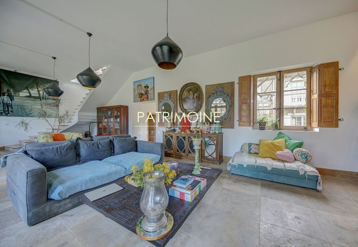 Image No.5-5 Bed Property for sale