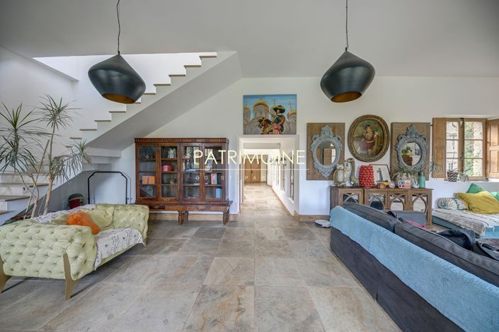 Image No.7-5 Bed Property for sale