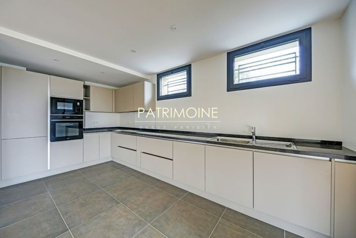 Image No.7-3 Bed Apartment for sale