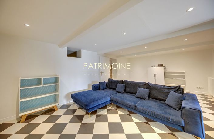 Image No.14-8 Bed Property for sale