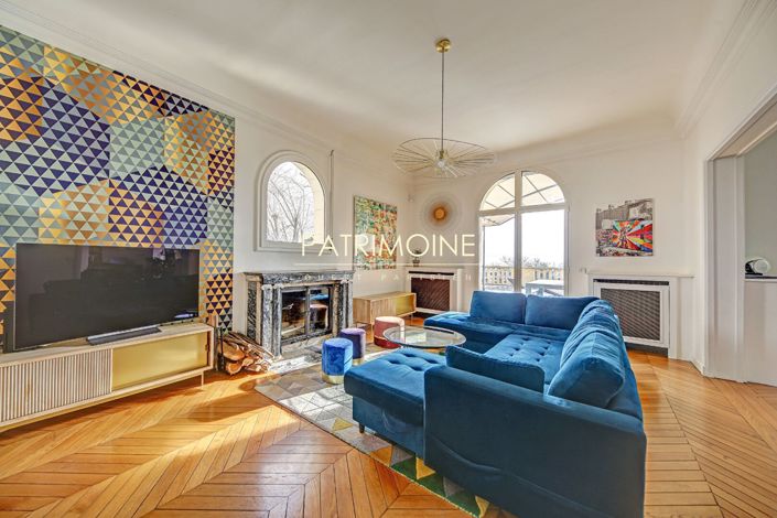 Image No.6-8 Bed Property for sale