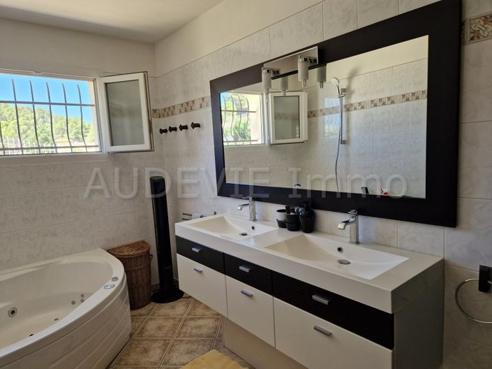 Image No.12-4 Bed House for sale