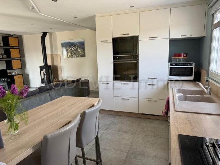 Image No.8-4 Bed House for sale