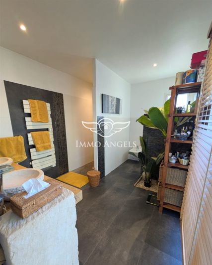 Image No.9-3 Bed House for sale