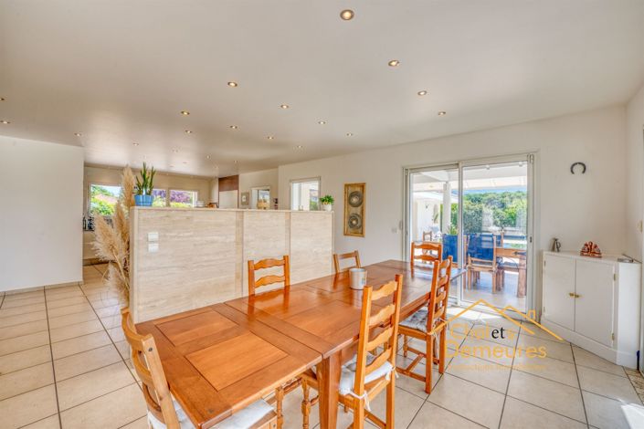 Image No.14-6 Bed House for sale