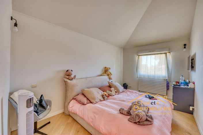 Image No.16-6 Bed House for sale