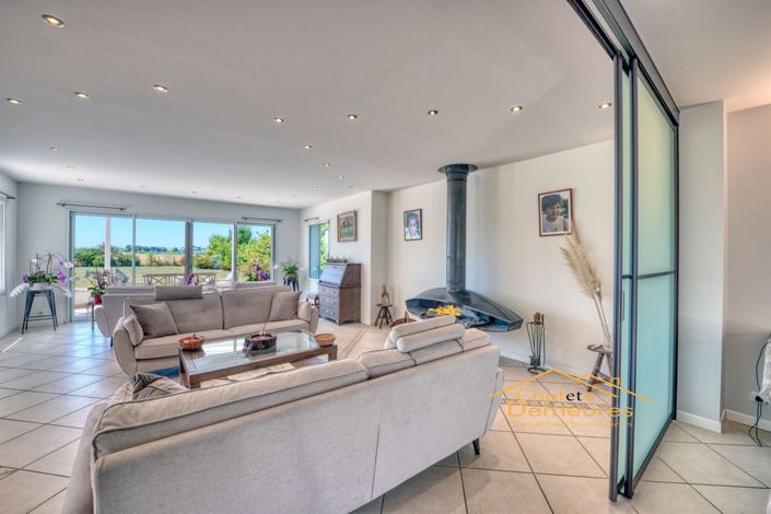 Image No.19-6 Bed House for sale