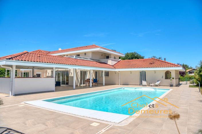 Image No.23-6 Bed House for sale