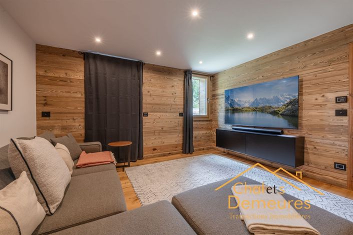 Image No.16-5 Bed House for sale