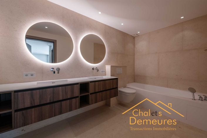 Image No.9-5 Bed House for sale