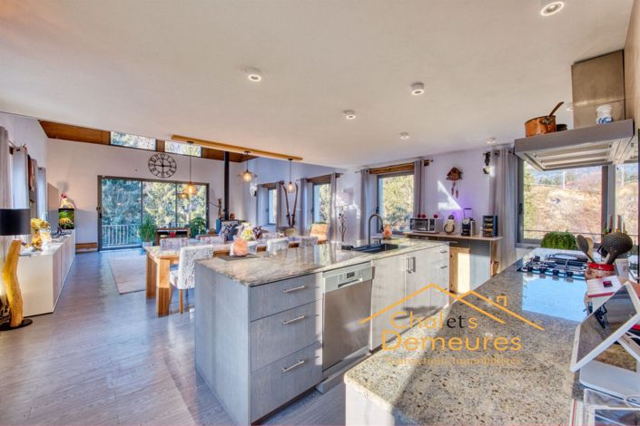 Image No.17-6 Bed House for sale