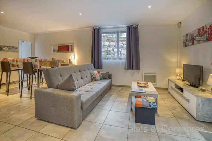 Image No.19-6 Bed House for sale