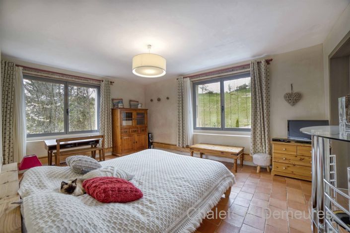 Image No.4-6 Bed House for sale