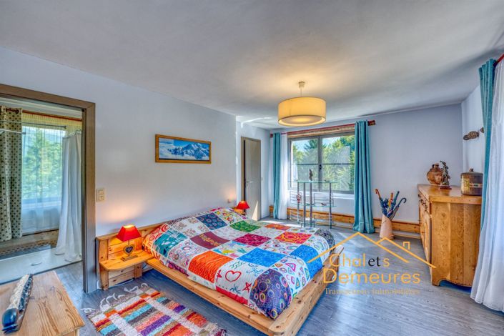 Image No.6-6 Bed House for sale