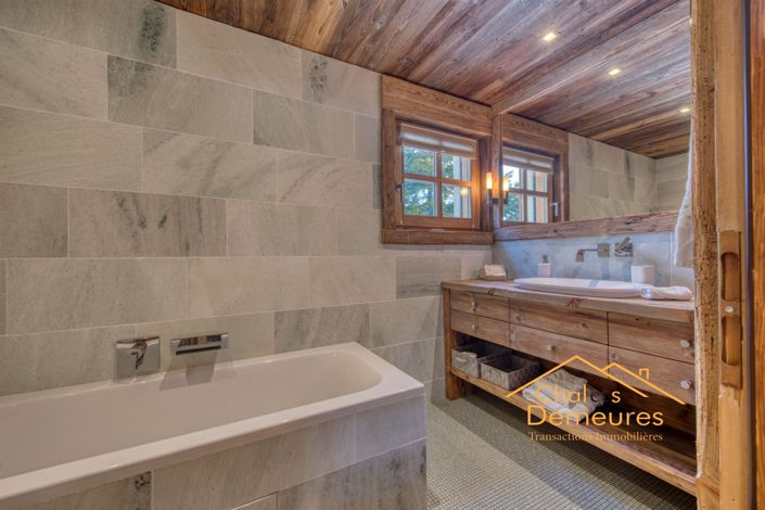 Image No.18-6 Bed House for sale