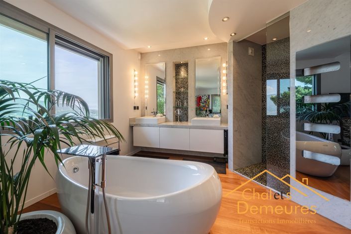 Image No.29-5 Bed House for sale