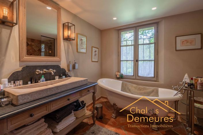 Image No.10-5 Bed House for sale