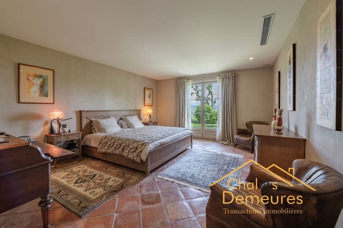 Image No.11-5 Bed House for sale