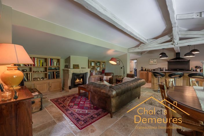 Image No.18-5 Bed House for sale