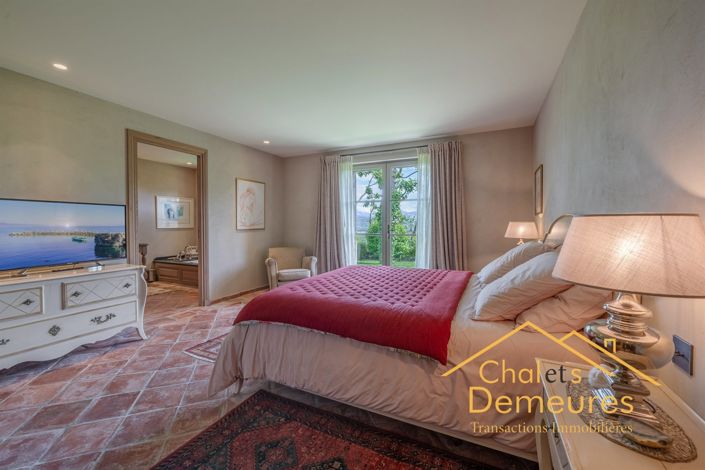 Image No.2-5 Bed House for sale